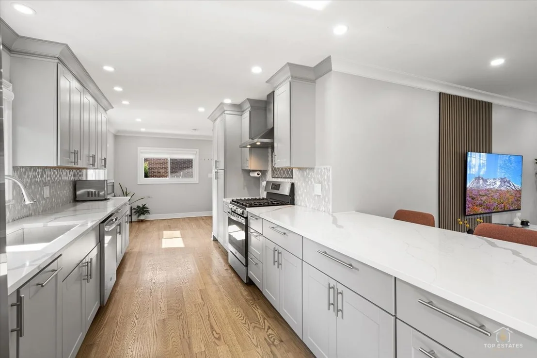 Photo of 875 Horne Terrace