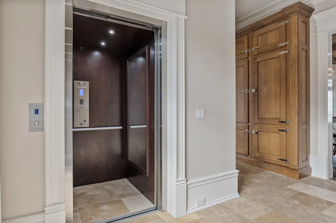 Photo of 595 Circle Lane