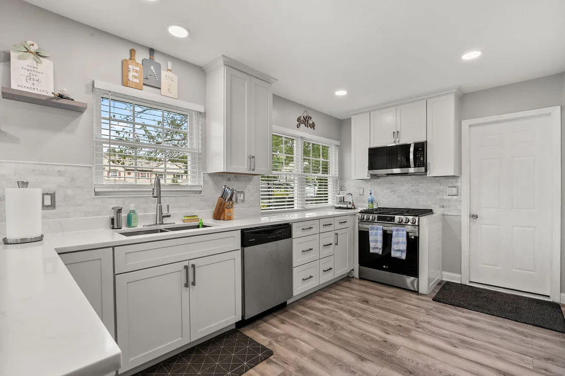 Photo of 345 Ascot Lane