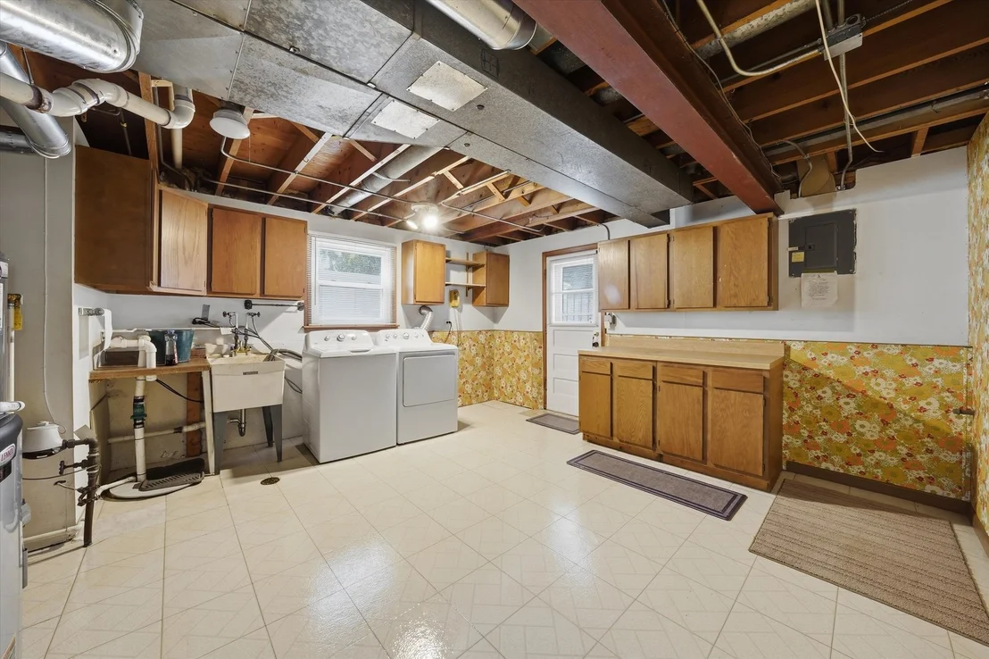 Photo of 1025 Belair Drive