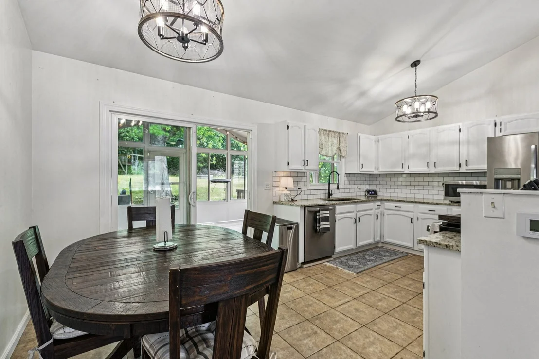 Photo of 710 Greenbriar Lane
