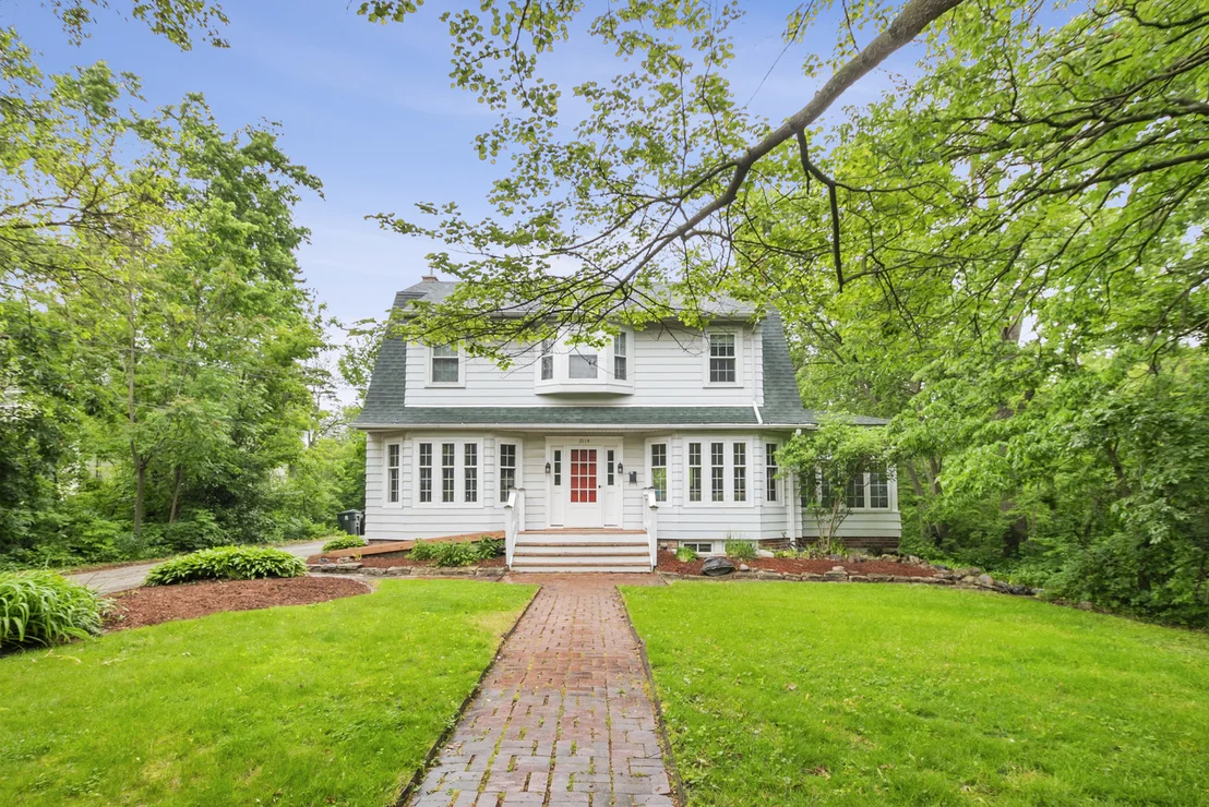 Photo of 2114 Cedar Road