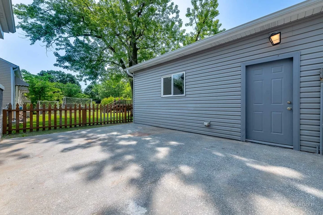 Photo of 40 W 36th Place
