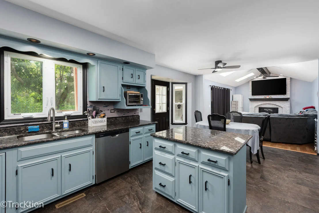 Photo of 360 Lakeview Drive