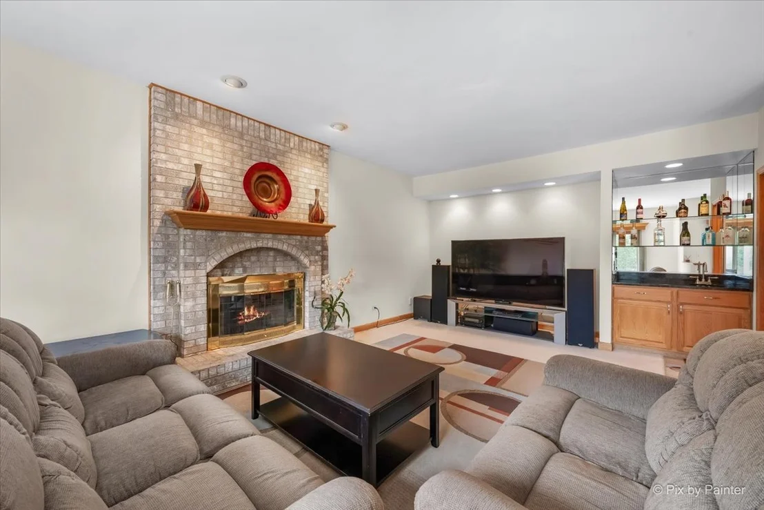 Photo of 958 W Stonehedge Drive