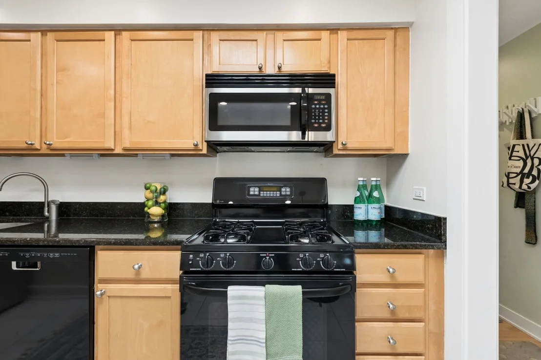 Photo of Unit 5D at 1333 Maple Avenue
