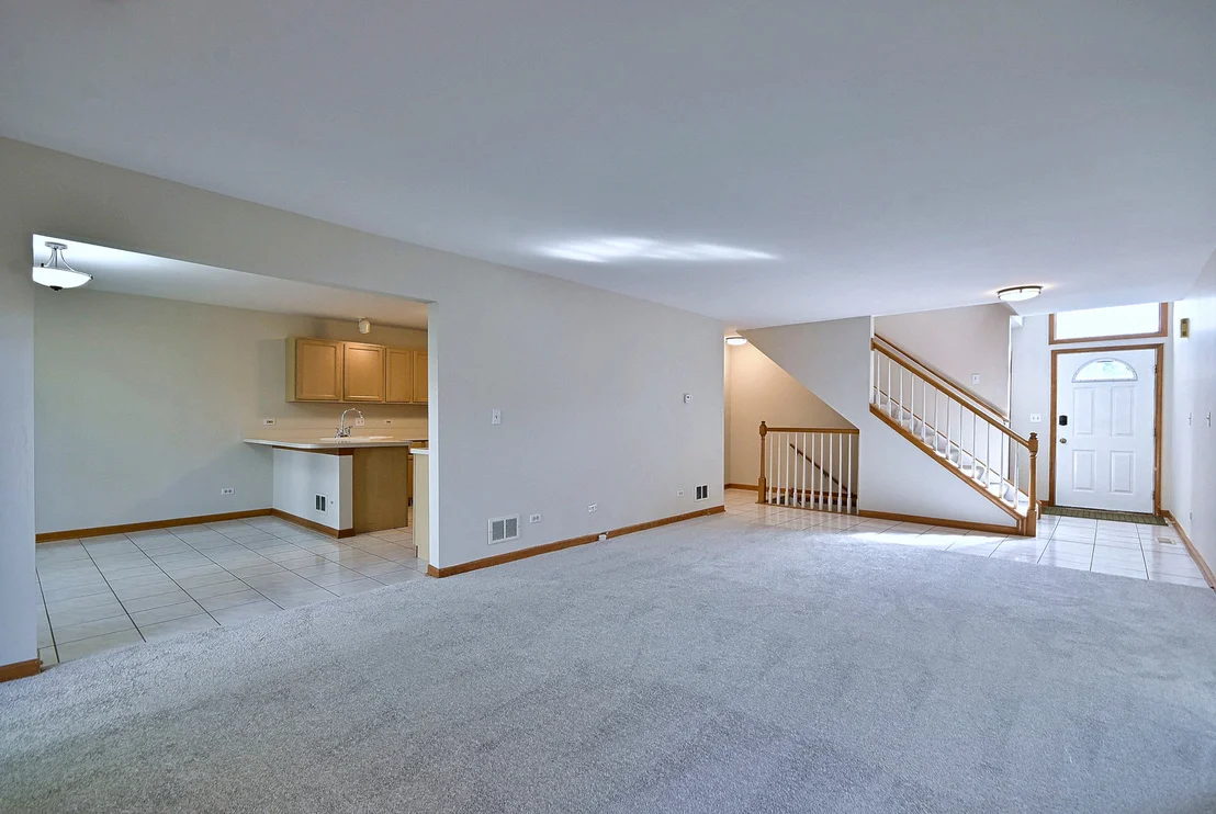 Photo of 148 Schiller Square