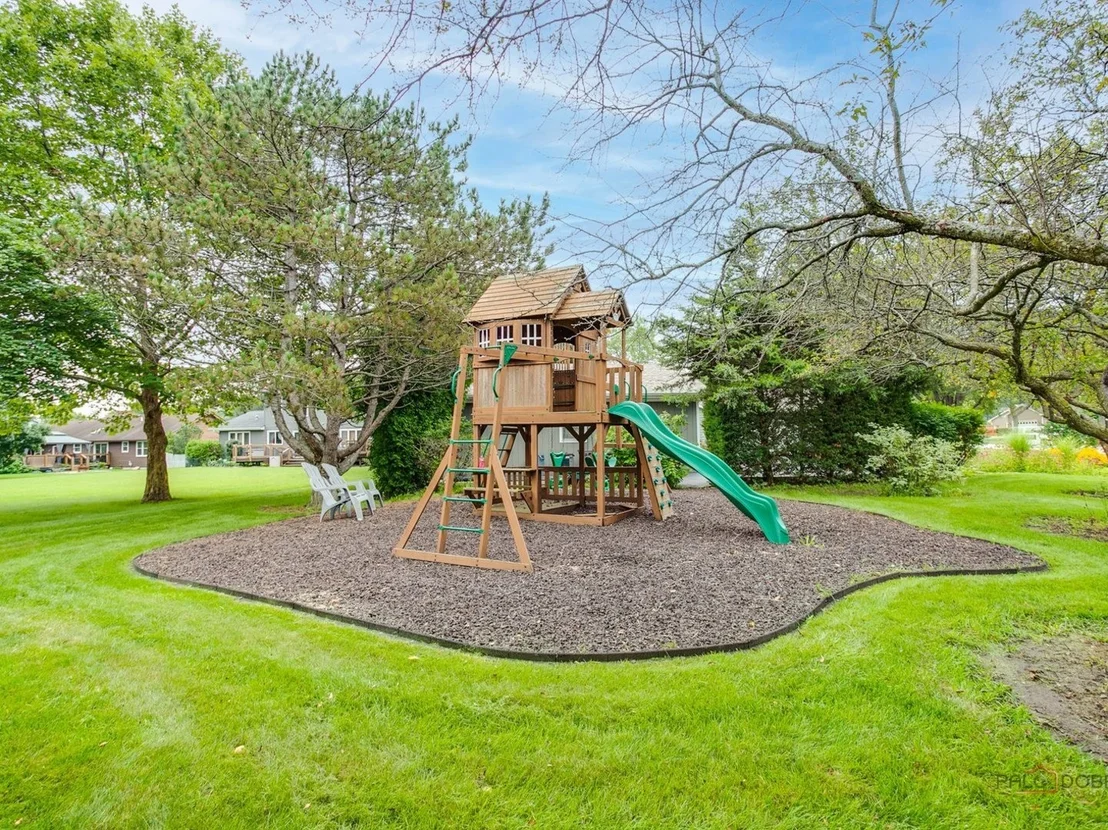 Photo of 717 Roberts Road