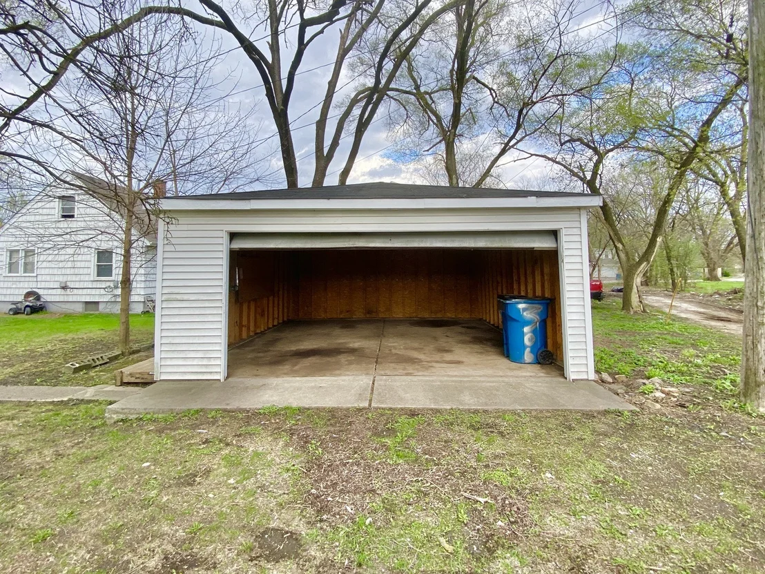 Photo of 306 Calumet Boulevard
