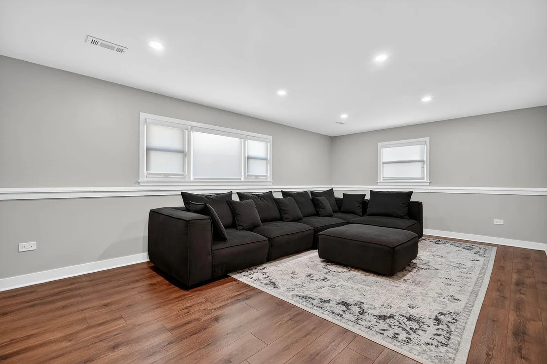 Photo of 5446 W Lunt Avenue