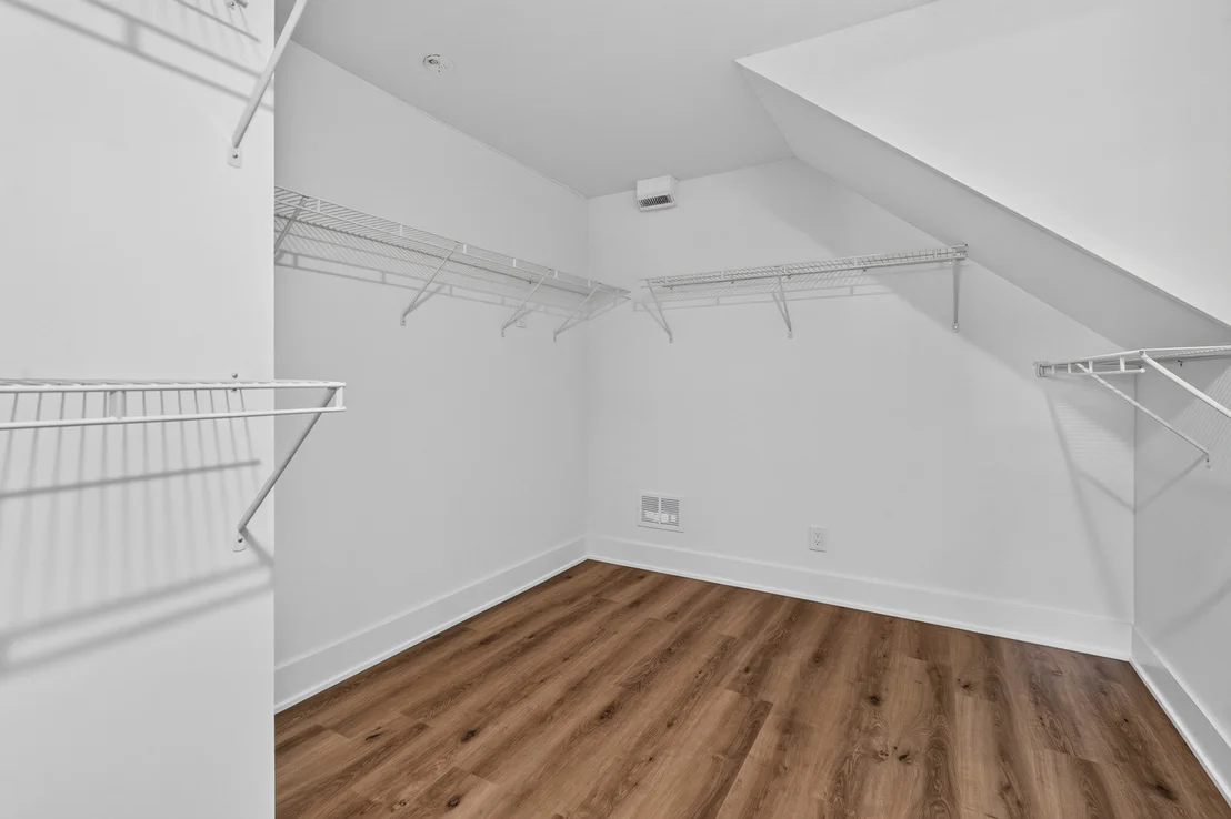 Photo of 405 W Newport Road