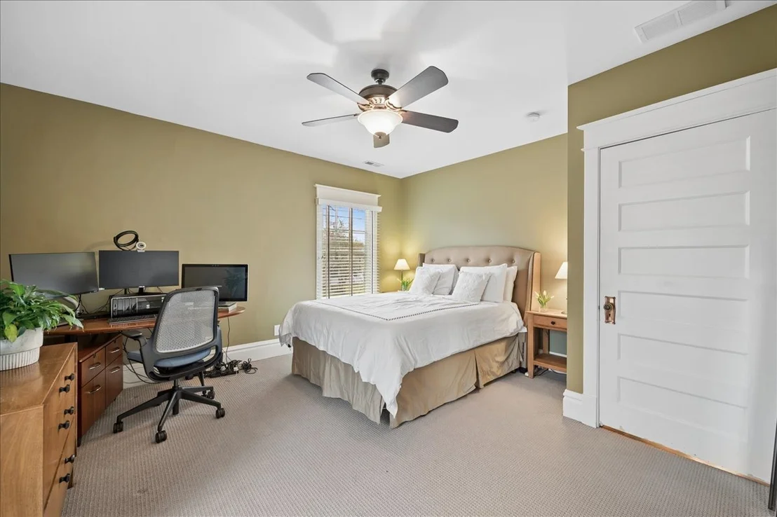 Photo of 814 Park Avenue