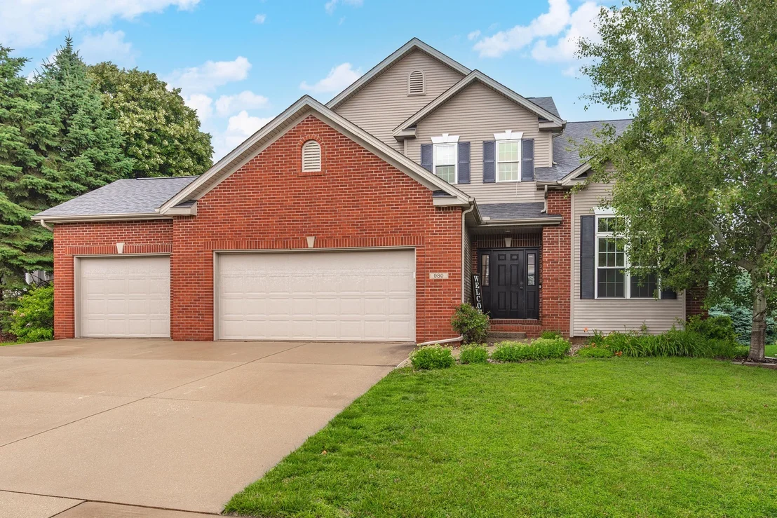 Photo of 980 Balsam Road