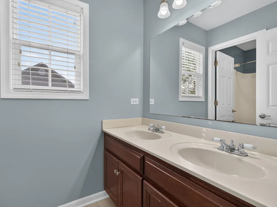 Photo of 1010 Heritage Drive
