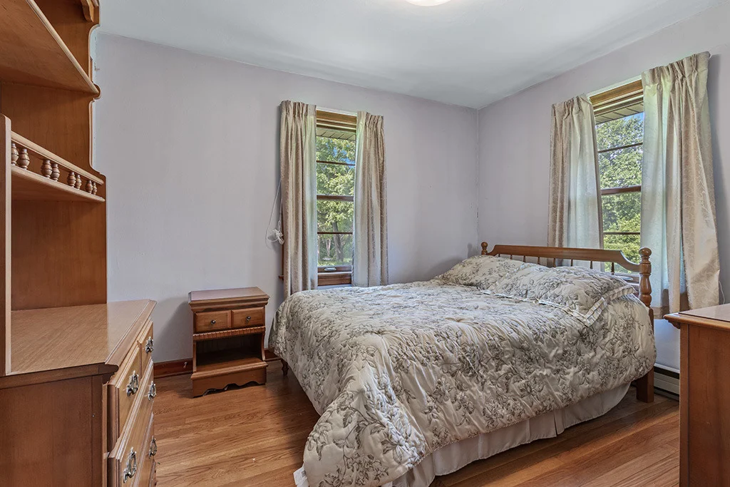 Photo of 2115 MAPLE Road