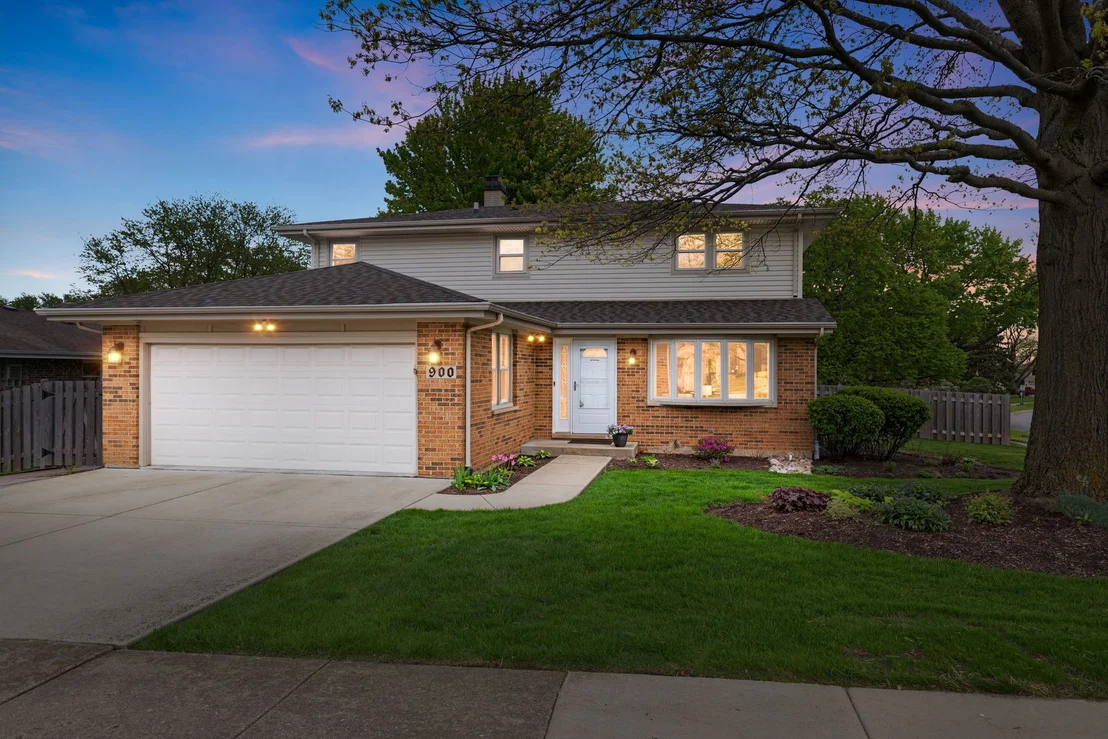 Photo of 900 Dearborn Circle