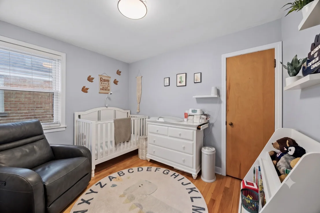 Photo of 8936 W Forestview Avenue