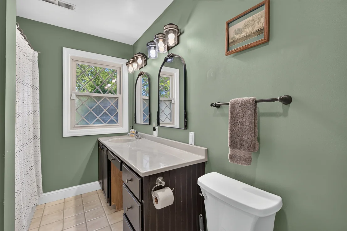Photo of 1722 Sharon Road