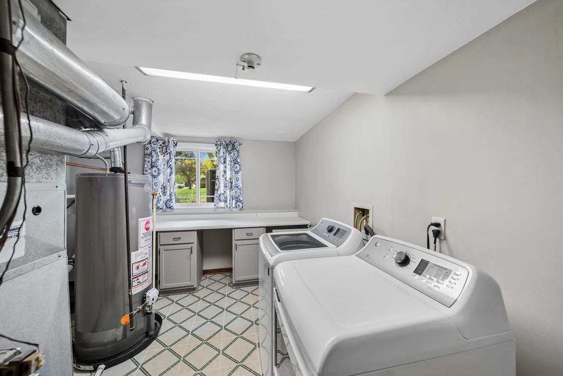Photo of 2481 Chatham Road
