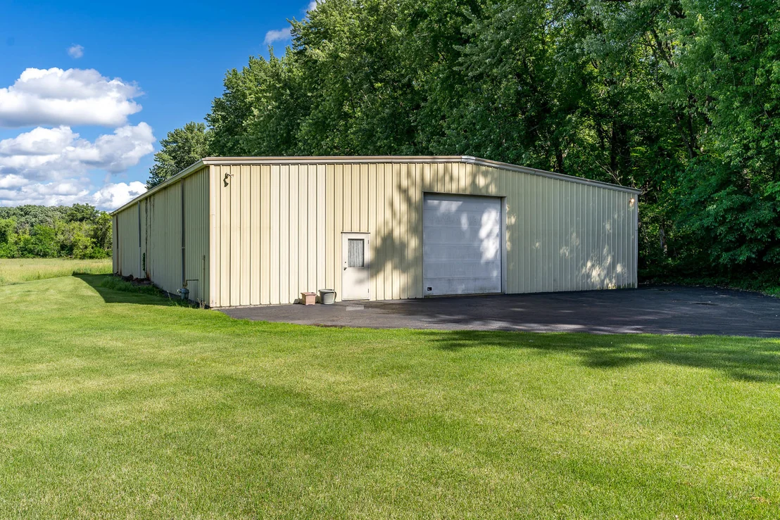 Photo of 7889 Shaw Road