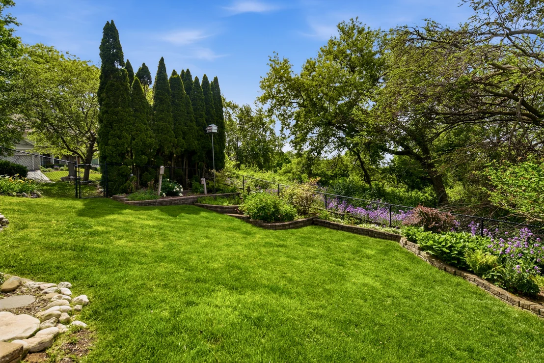 Photo of 260 Hillhurst Drive