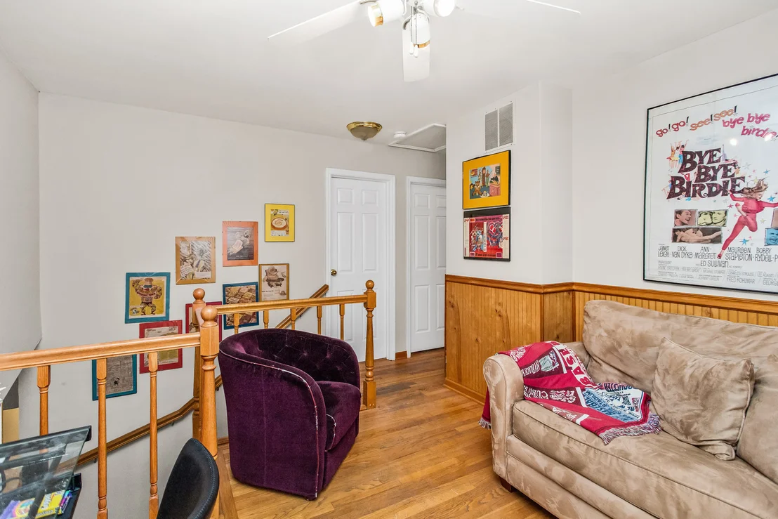 Photo of 543 LE PARC Circle