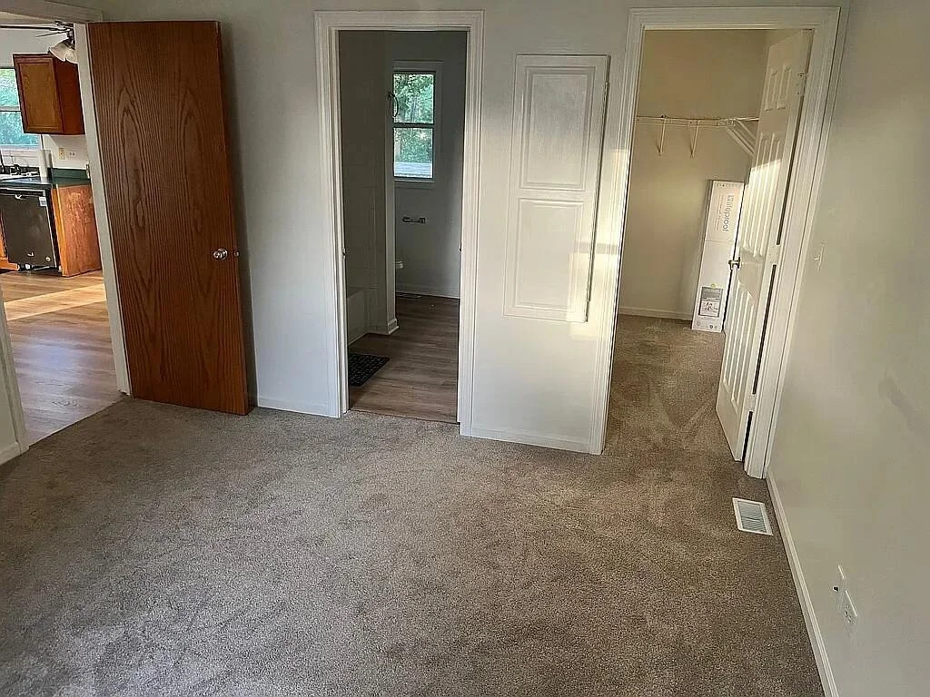 Photo of 4812 W Howard Street