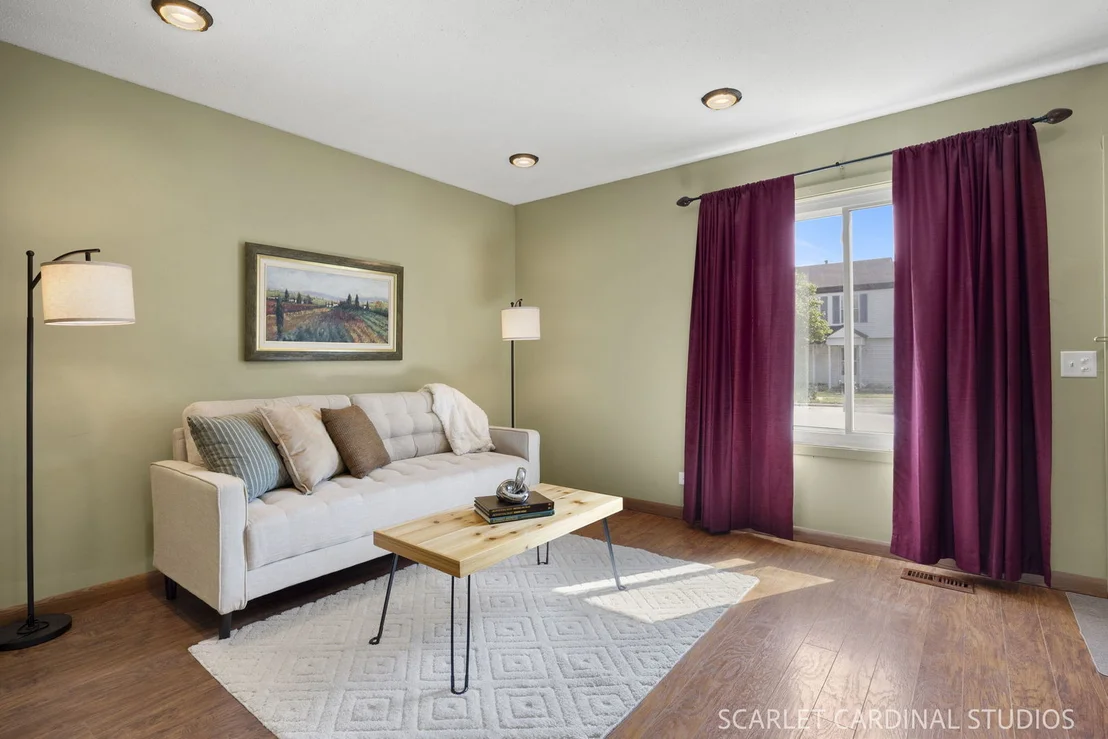 Photo of 2S620 Hampton Drive