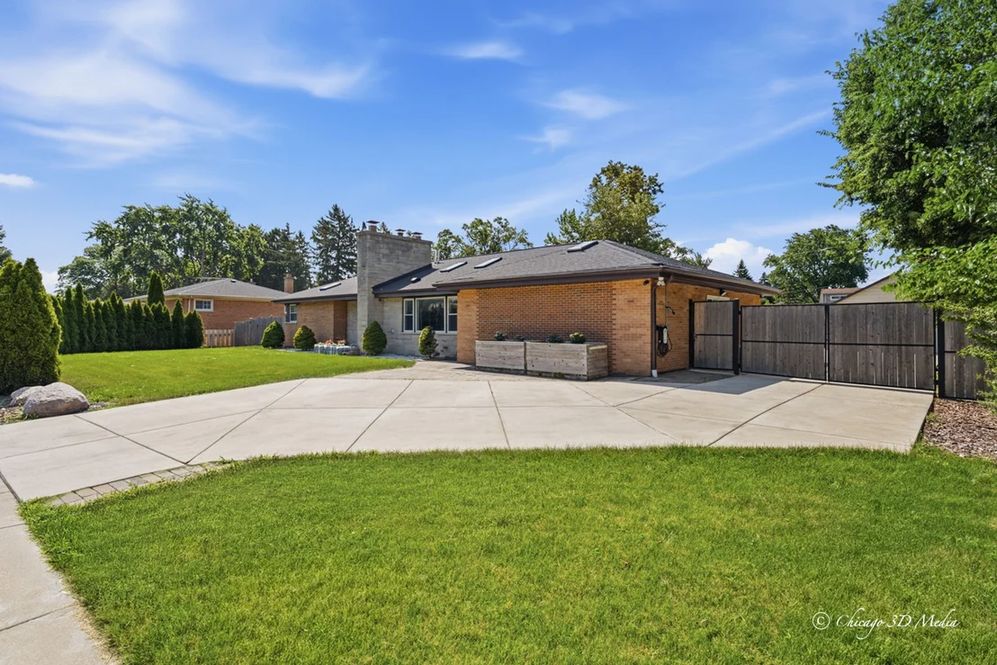 Photo of 95 E Thacker Street