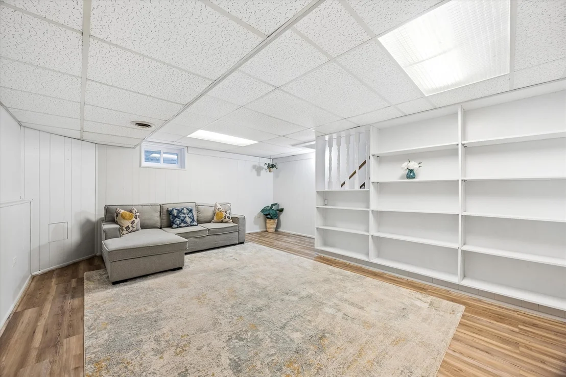 Photo of 333 N Hale Street