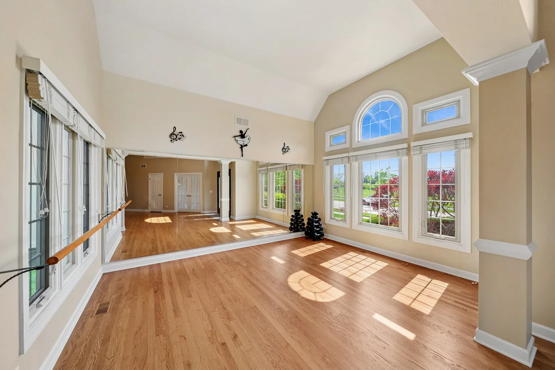 Photo of 2360 Sutton Lane