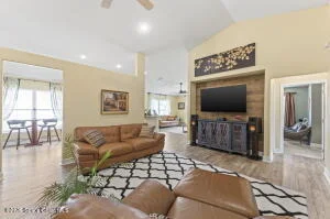 Photo of 881 Mandarin Drive NE