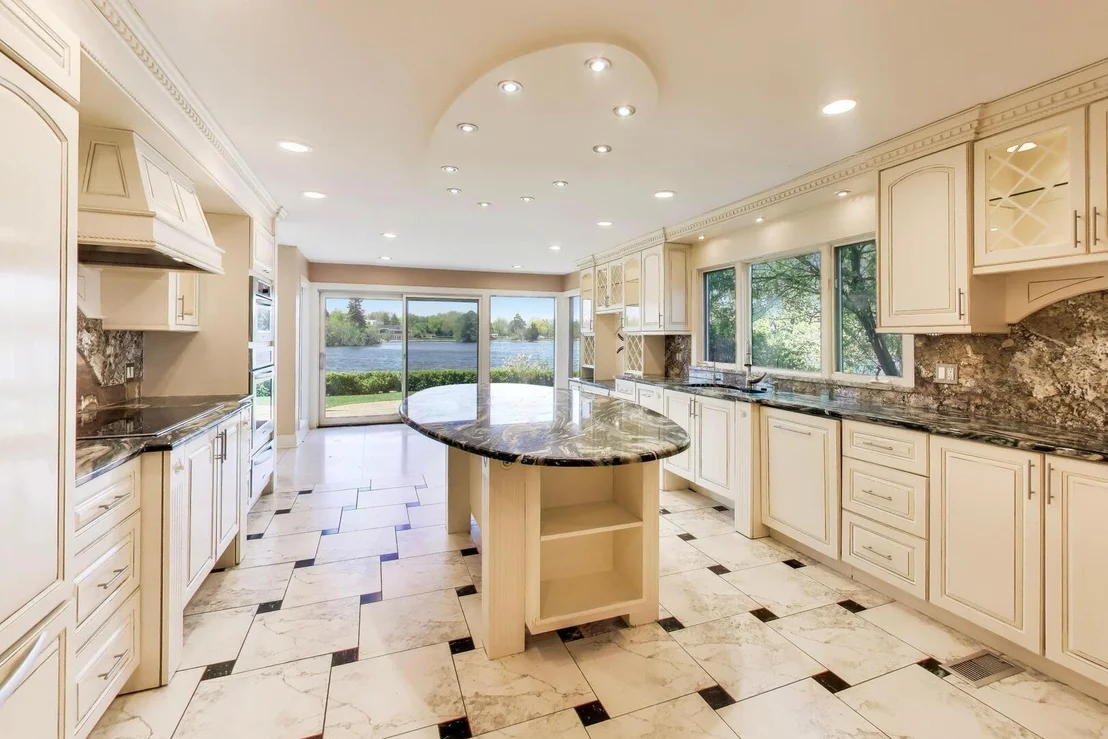 Photo of 2100 Valley Lo Lane