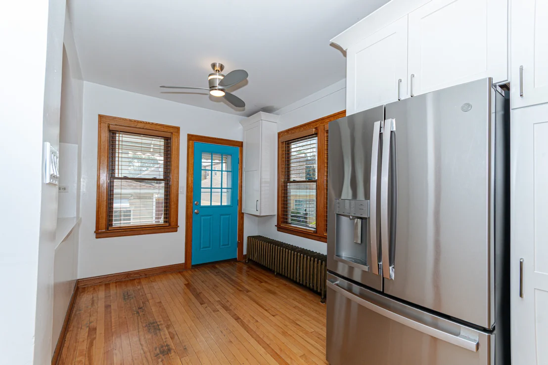 Photo of 5253 W Wrightwood Avenue