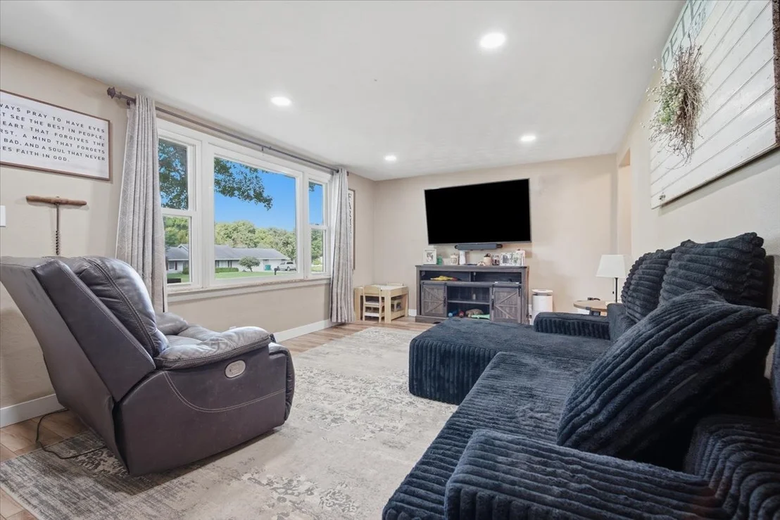 Photo of 1524 Hickory Point Road