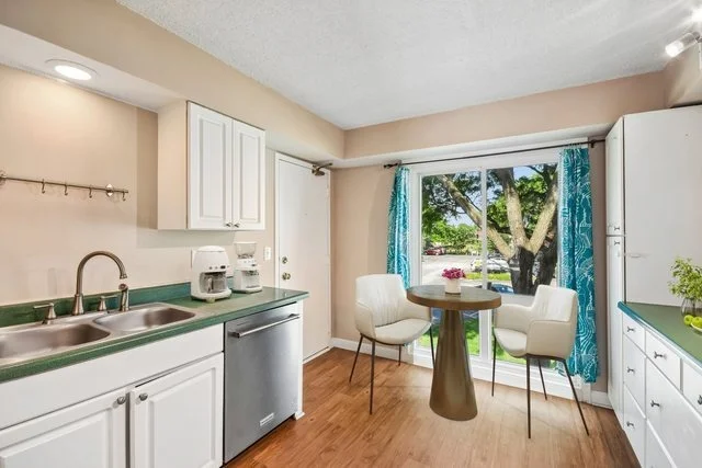 Photo of Unit 4 at 5403 Chateau Drive
