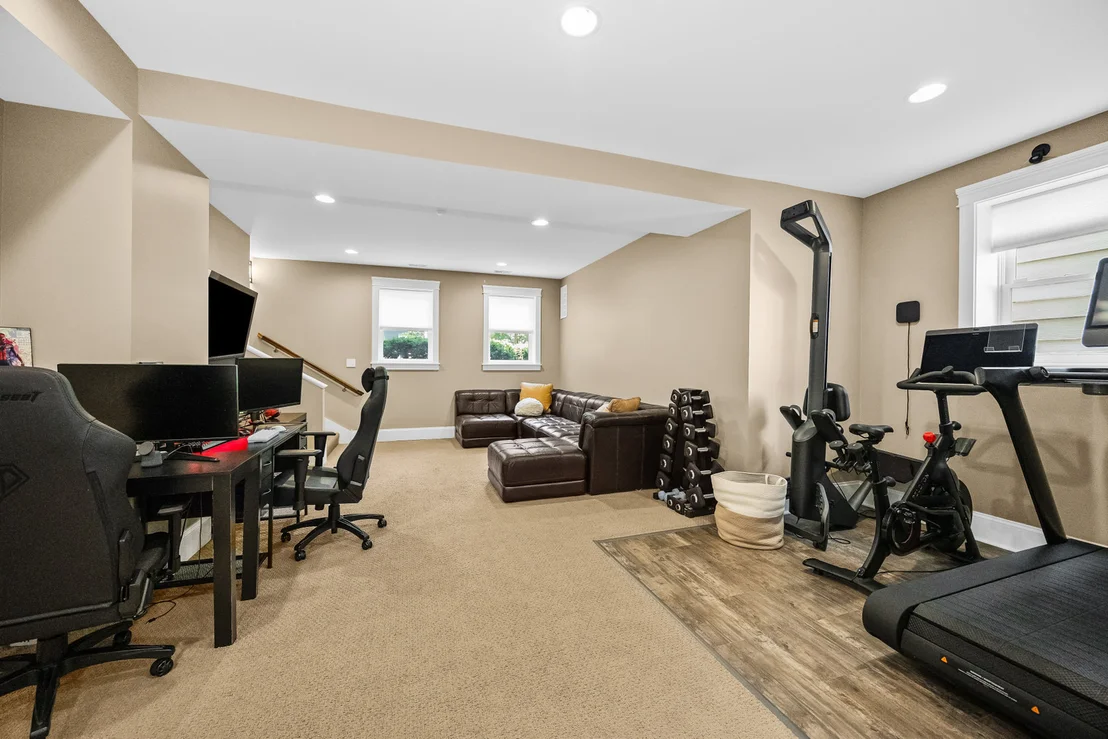 Photo of 2121 Pioneer Road