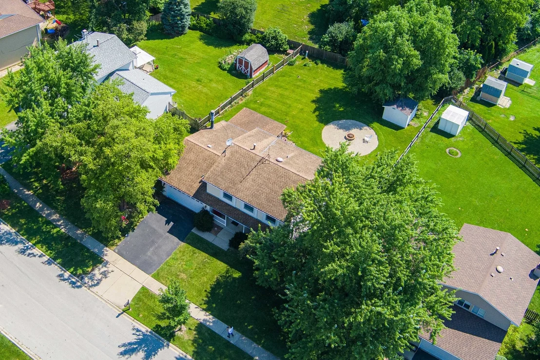 Photo of 975 W Pine Avenue