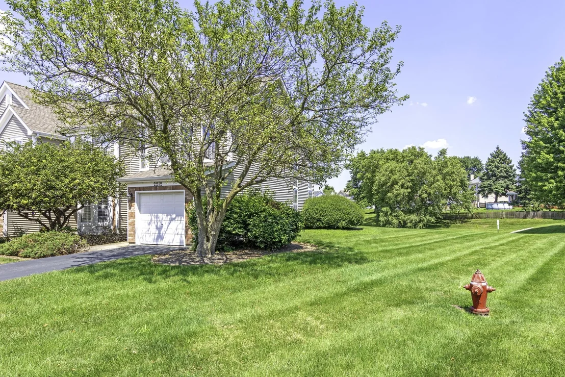 Photo of Unit 0 at 2212 Rossiter Parkway