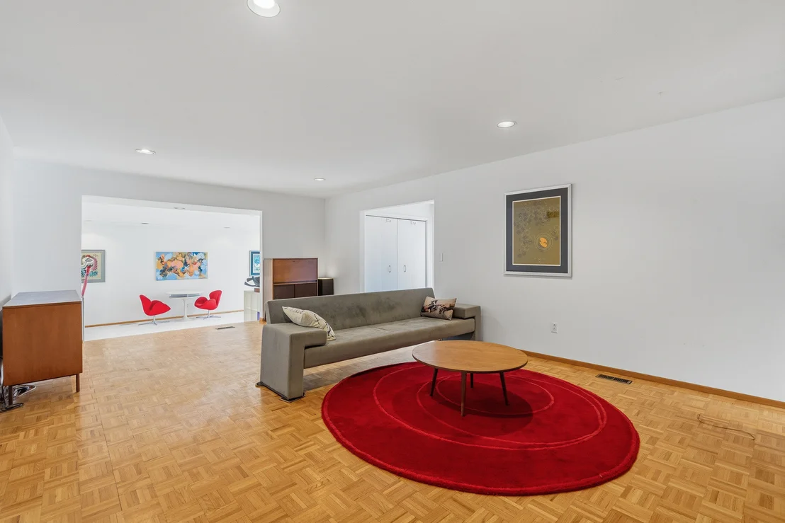 Photo of 324 Gina Drive