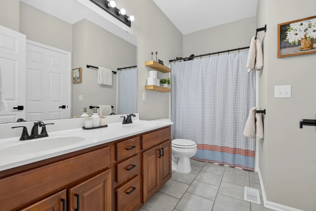 Photo of 2147 Derby Lane