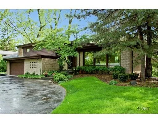 Photo of 1001 Edgebrook Lane