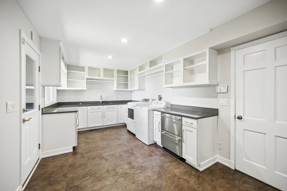 Photo of 2036 Valley Lo Lane