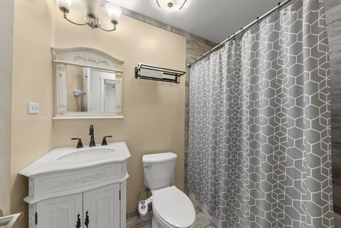 Photo of 7101 Edgebrook Lane