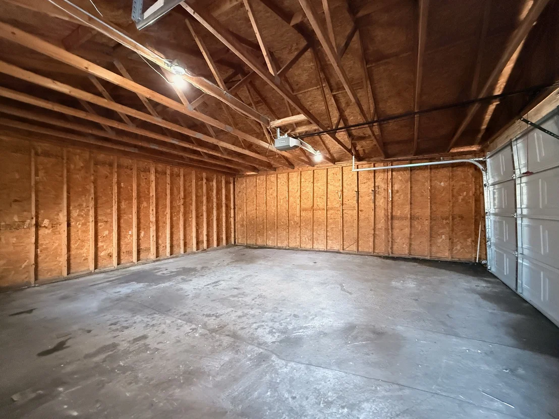 Photo of 15565 Madison Avenue