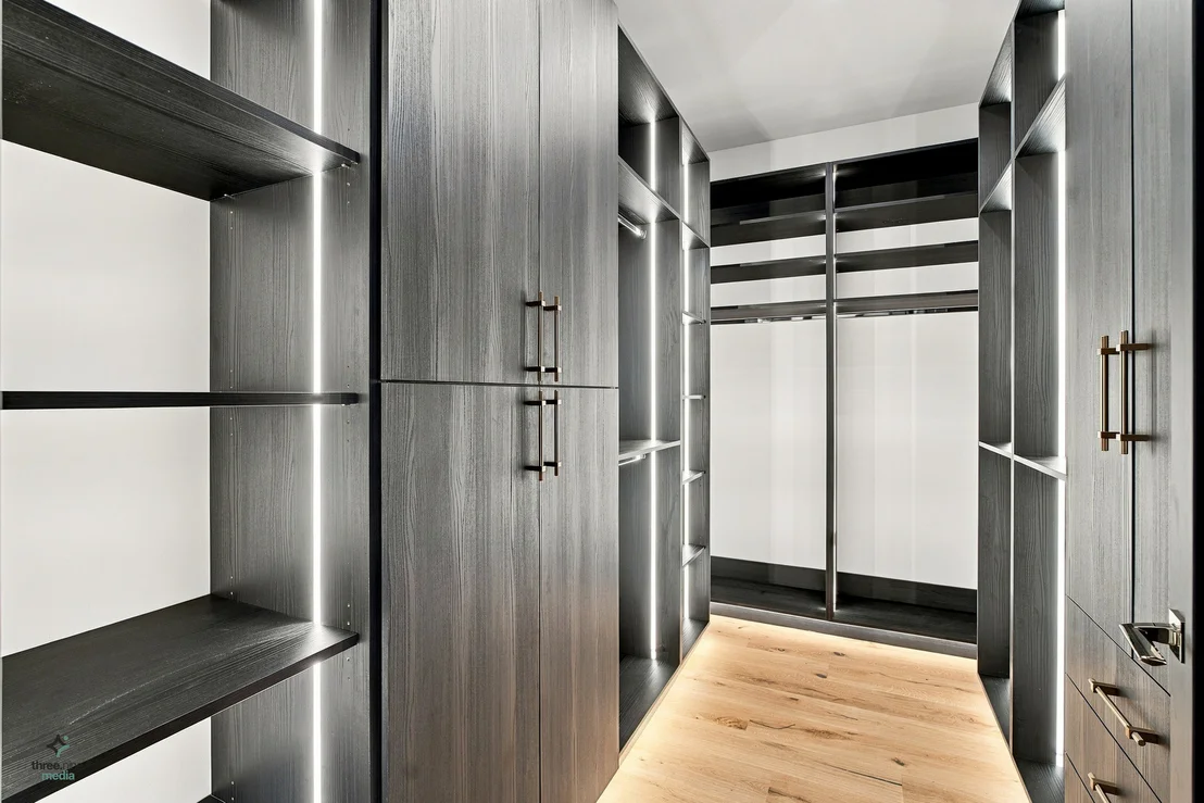 Photo of 414 Forest Edge Drive