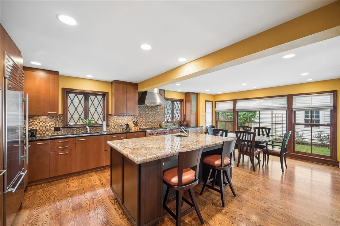 Photo of 2448 Central Park Avenue