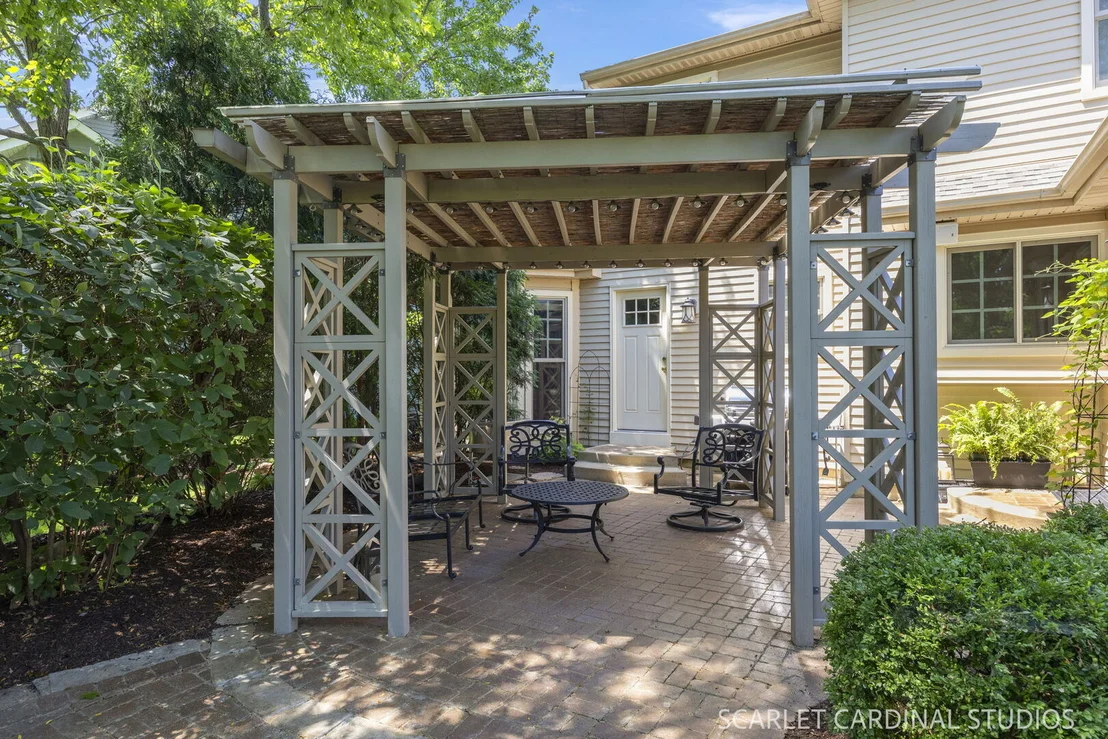 Photo of 516 Braemar Avenue