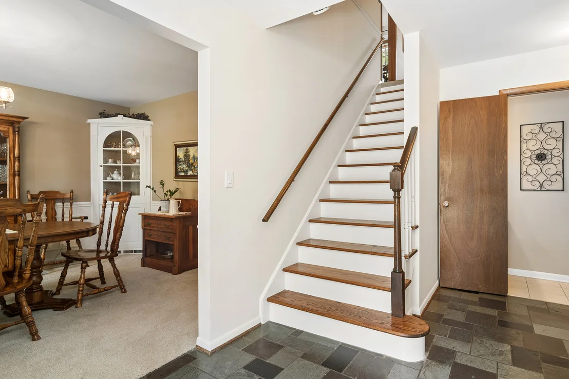 Photo of 562 E Carpenter Drive