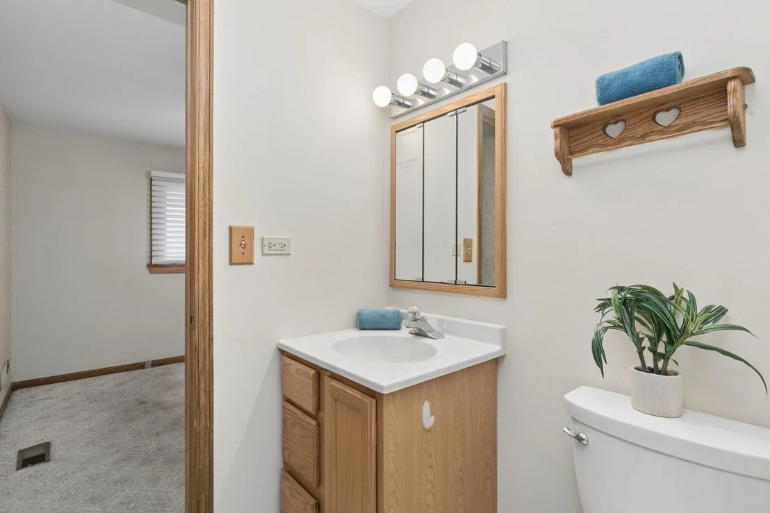 Photo of 927 Gregory Lane